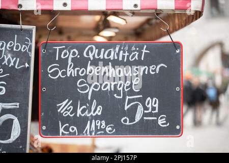 Munich, Germany. 30th Mar, 2023. A vegetables and fruit stand sells mostly asparagus from Schrobenhausen on March 30, 2023 in Munich, Germany. (Photo by Alexander Pohl/Sipa USA) Credit: Sipa USA/Alamy Live News Stock Photo
