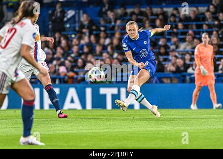 Magdalena Eriksson (16) of Chelsea pictured during a female soccer game between Chelsea FC and Olympique Lyonnais in the quarter final of the Champions League women soccer of the 2022 - 2023 season , on  Thursday 30 March 2023  in London , England . PHOTO SPORTPIX | Stijn Audooren Stock Photo