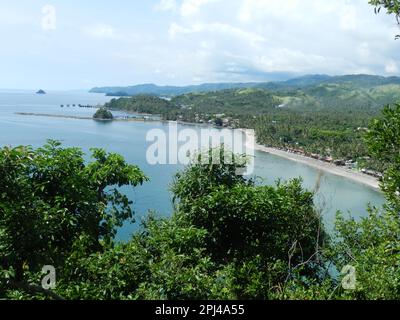 The Philippines, Samar Island:   Malajog Ridge Nature Reserve: view along the coast. Stock Photo