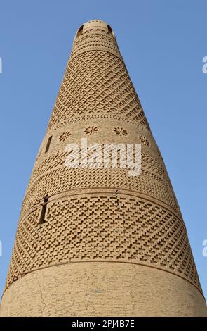 People's Republic of China,  Xinjiang Province, Turpan:  the Emin minaret adjoins the Uyghur mosque in Turpan.  Built in 1777 , it is 44 metres high, Stock Photo