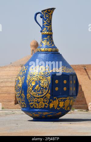 Uzbekistan, Province Bukhara, Maklikrabot:  Malik Sardoba, a 14th century water cistern fed by the River Serafschan to supply the former fortified car Stock Photo