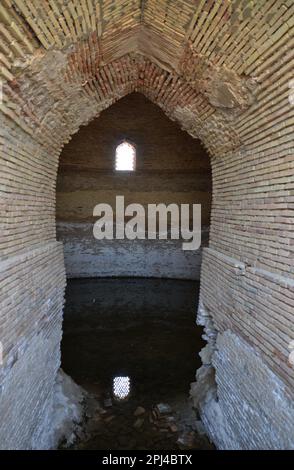 Uzbekistan, Province Bukhara, Maklikrabot:  Malik Sardoba, a 14th century water cistern fed by the River Serafschan to supply the former fortified car Stock Photo