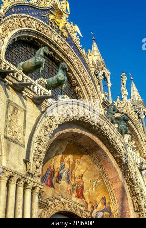 FOUR GILDED HORSES CHRIST MOSAIC BASILICA DI SAN MARCO SAINT MARKS SQUARE VENICE ITALY Stock Photo