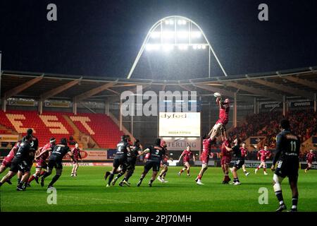 Scarlets win a lineout during the EPCR Challenge Cup round of sixteen match at the Parc y Scarlets, Llanelli. Picture date: Friday March 31, 2023. Stock Photo