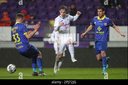 Brussels, Belgium. 31st Mar, 2023. Beveren's Louis Verstraete and Anderlecht's Hendrik Bellman fight for the ball during a soccer match between RSCA Futures (Anderlecht U23) and SK Beveren, Friday 31 March 2023 in Brussels, on day 5 (out of 10) of the Promotion Play-Offs of the 2022-2023 'Challenger Pro League' 1B second division of the Belgian championship. BELGA PHOTO VIRGINIE LEFOUR Credit: Belga News Agency/Alamy Live News Stock Photo