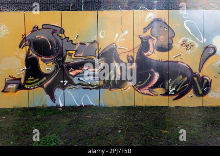 legales, künstlerisches Graffito an der Mauer um den Kalkberg, die Hall of Fame genannt wird. Die Stadt Köln hat einen großen Teil der Mauer für Spray Stock Photo