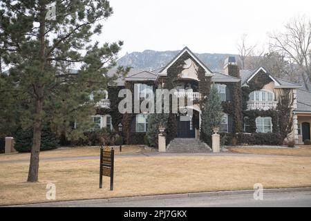 Large exclusive single family home for sale for $3.3 million near Broadmoor Hotel.  Exclusive neighborhood in Colorado Springs, Colorado Stock Photo