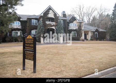 Large exclusive single family home for sale for $3.3 million near Broadmoor Hotel.  Exclusive neighborhood in Colorado Springs, Colorado Stock Photo