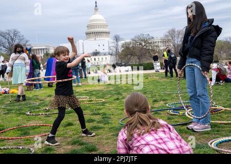 Hula-Hoop Observation