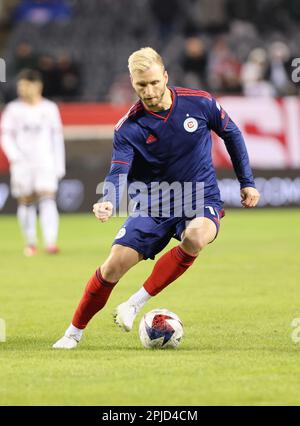 Chicago, USA, 01 April 2023. Major League Soccer (MLS) Chicago Fire FC's  Brian Gutierrez (17) handles the ball against D.C. United at Soldier Field  in Chicago, IL, USA. Credit: Tony Gadomski /