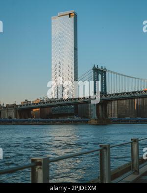 Brooklyn waterfront, view across the East River to the skyline of ...