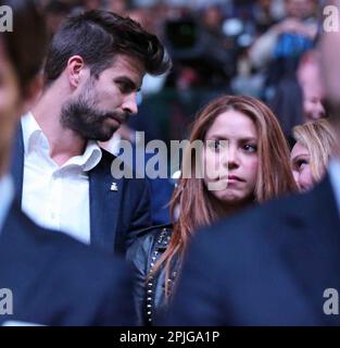 Madrid, Spain. 24th Mar, 2019. Former soccer player Gerard Pique, at that time organizer of the Davis Cup Tournament, and his partner, at that time, colombian singer Shakira, during a tennis match. Credit: Cesar Luis de Luca/dpa/Alamy Live News Stock Photo