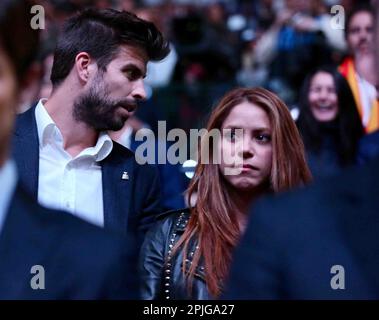 Madrid, Spain. 24th Mar, 2019. Former soccer player Gerard Pique, at that time organizer of the Davis Cup Tournament, and his partner, at that time, colombian singer Shakira, during a tennis match. Credit: Cesar Luis de Luca/dpa/Alamy Live News Stock Photo