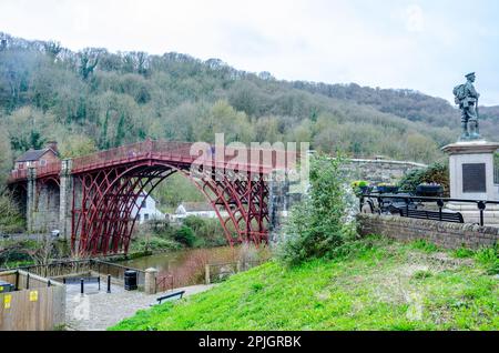 A view of the iron bridge which spans the river Severn at Ironbridge in Shropshire, UK Stock Photo