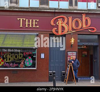 Yates's Wine Lodge - The Blob Shop, pub in Great Charlotte Street, Liverpool, Merseyside, England, UK, L1 1HU Stock Photo