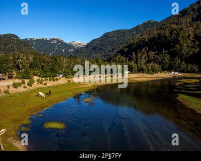 Camping area on the shores of Pichi Traful river, Nahuel Huapi National Park, Seven Lakes Road, Neuqén Province, Argentina Stock Photo