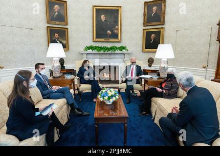 President Joe Biden and Vice President Kamala Harris receive a weekly economic briefing in the Oval Office of the White House Friday, Jan. 29, 2021. To the President’s left are Secretary of the Treasury Dr. Janet Yellen and member of the Council of Economic Advisers Jared Bernstein. To the Vice President’s right are Director of the National Economic Council Brian Deese and member of the Council of Economic Advisers Heather Boushey. (Official White House Photo by Adam Schultz) Stock Photo