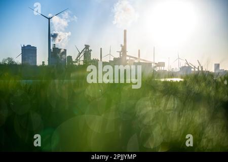 Bremen, Germany. 03rd Apr, 2023. The steel mill on the Weser at sunrise. ArcelorMittal's steel mill in Bremen is to be converted to the production of so-called green steel. Credit: Sina Schuldt/dpa/Alamy Live News Stock Photo