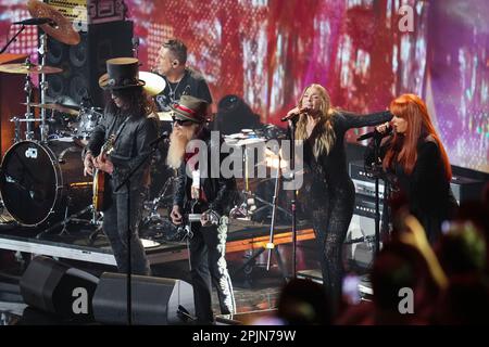 A Lynyrd Skynyrd tribute finale featuring SLASH, BILLY GIBBONS, LEANN RIMES and WYNONNA JUDD at the 2023 Country Music Television (CMT) Music Awards held for the first time in Austin, Texas on April 2, 2023 at the Moody Center before a sold out crowd. Credit: Bob Daemmrich/Alamy Live News Stock Photo
