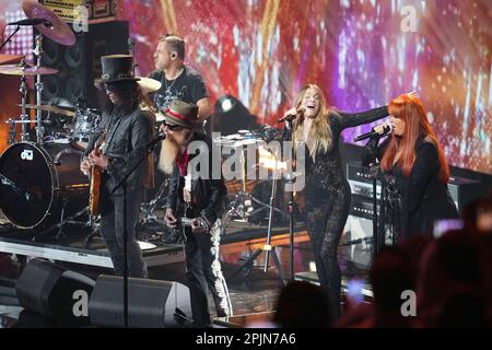 A Lynyrd Skynyrd tribute finale featuring SLASH, BILLY GIBBONS, LEANN RIMES and WYNONNA JUDD at the 2023 Country Music Television (CMT) Music Awards held for the first time in Austin, Texas on April 2, 2023 at the Moody Center before a sold out crowd. Credit: Bob Daemmrich/Alamy Live News Stock Photo