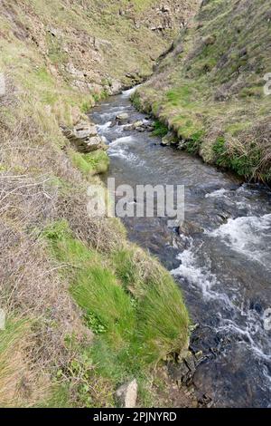 Devon-Cornwall border Marsland Mouth on the South West Coast Path Stock Photo