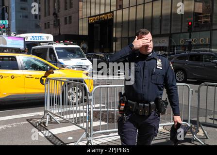 New York, US, April 3, 2023. - Outside of Trump Tower in New York on April 3, 2023. - Former US President Donald Trump is to be booked, fingerprinted, and will have a mugshot taken at a Manhattan courthouse on the afternoon of April 4, 2023, before appearing before a judge as the first ever American president to face criminal charges. Credit: Brazil Photo Press/Alamy Live News Stock Photo