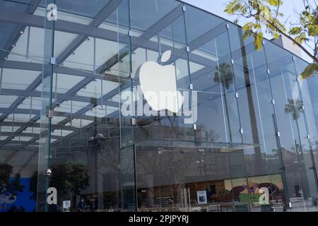 Santa Monica, California, USA. 25th Mar, 2023. An Apple store.The California-based computer technology hardware giant is one of the most profitable American companies of all time and builds smartphones, smartwatches, iMacs, MacBook Pro, iPhones and iPads. Silicon Valley. The company is led by CEO Tim Cook (nicknamed ''Tim Apple'' by former US President Donald Trump) and has strong business relationships with Foxconn, which recently restarted iPhone production at one of its Taiwan factories and has significant business dealings with China. The company also recently announced donatio Stock Photo