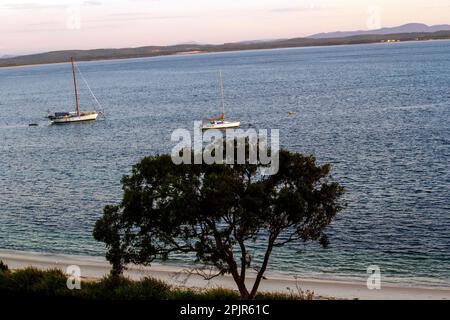 Shoal Bay Beach, Port Stephens, Mid North Coast, New South Wales, Australia. Shoal Bay is the most eastern suburb of the Port Stephens local governmen Stock Photo