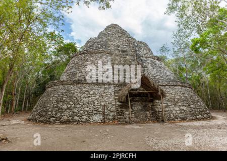 Xai’be, the Oval Pyramid, at Cobá, Yucatán Peninsula Stock Photo