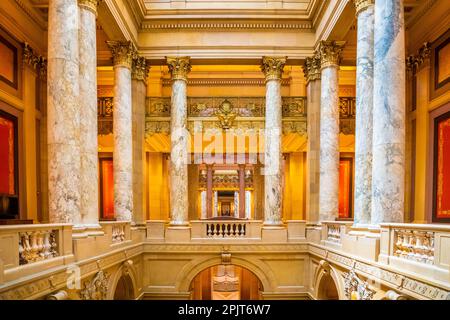 Minnesota, MN, USA - June 8, 2022: The large hallways of the inside building of Minnesota State Capitol Stock Photo