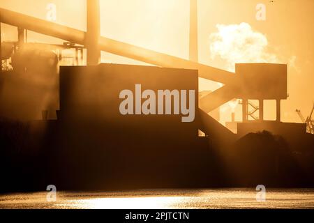 Bremen, Germany. 03rd Apr, 2023. View of a steel mill in Bremen. Credit: Sina Schuldt/dpa/Illustration/dpa/Alamy Live News Stock Photo