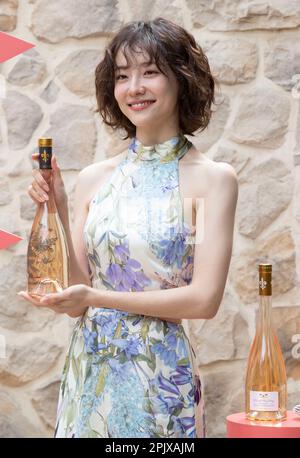 Seoul, South Korea. 4th Apr, 2023. South Korean actress Park Ji-hyun, photocall for the Pernod Ricard Korea's rose wine 'Fantastique Chateau Sainte Marguerite and Symphonie Maison Sainte Marguerite' launch in Seoul, South Korea on April 4, 2023. (Photo by: Lee Young-ho/Sipa USA) Credit: Sipa USA/Alamy Live News Stock Photo