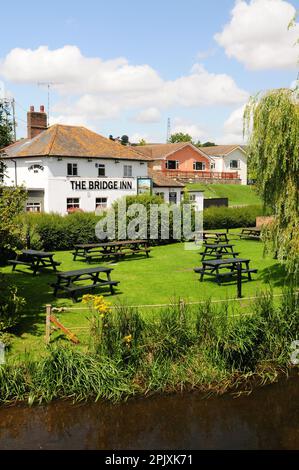 The Bridge Inn at Upper Woodford, beside the river Avon in the Woodford Valley, near Salisbury, Wiltshire. Stock Photo