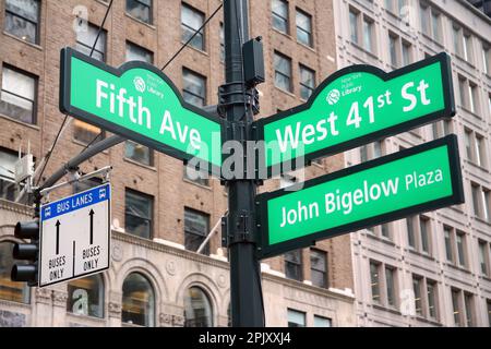 Green West 41st Street and Fifth Ave Bryant Park traditional sign in Midtown Manhattan in New York City Stock Photo