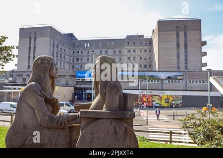 The main entrance to Derriford Hospital Plymouth Stock Photo