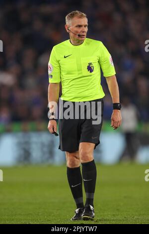 Referee Graham Scott during the Premier League match Leicester City vs Aston Villa at King Power Stadium, Leicester, United Kingdom. 4th Apr, 2023. (Photo by Gareth Evans/News Images) in Leicester, United Kingdom on 4/4/2023. (Photo by Gareth Evans/News Images/Sipa USA) Credit: Sipa USA/Alamy Live News Stock Photo