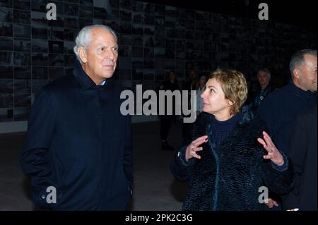 april 4, 2023 - Milano- Pirelli Hangar Bicocca mostra 'Grand Bal' dell'artista Ann Veronica Janssens. Nella foto da sx: Ilaria Tronchetti Provera, Mar Stock Photo