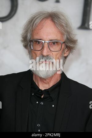 John Howe attends the World Premiere of 'The Lord Of The Rings: The Rings Of Power' Odeon Luxe Leicester Square in London. Stock Photo