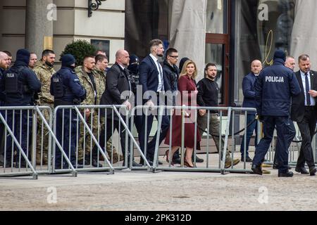 Warsaw, Poland. 05th Apr, 2023. Olena Zelenska and Volodymyr Zelensky are seen on the way to the presidential palace for a meeting during their one day visit in Warsaw. Volodymyr Zelensky and his wife Olena pay a one-day visit to Warsaw that is meant as a gesture of thanks to neighboring Poland for its support in Ukraine's defense against the Russian invasion of Ukraine. Credit: SOPA Images Limited/Alamy Live News Stock Photo