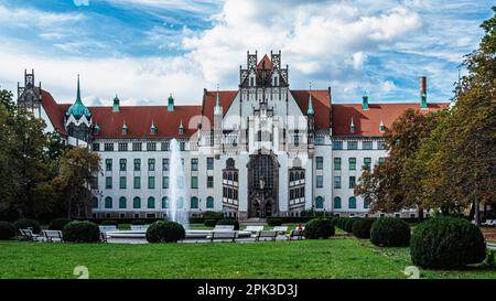 Amtsgericht Wedding, District Court,Brunnenplatz 1, Gesundbrunnen, Mitte, Berlin Neo-Gothic style building Stock Photo