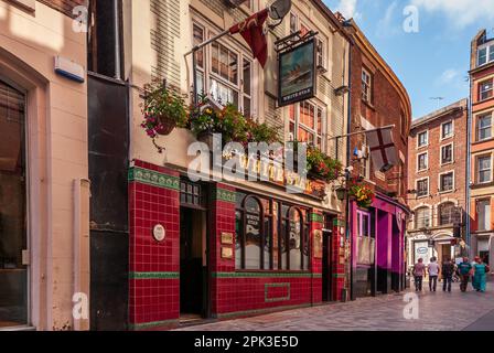 A public house in Rainford Gardens Liverpool that remembers the ill fated White Star Line which owned the Titanic. Stock Photo