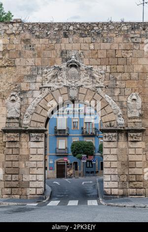 The portal of San Antonio in Baroque style, the main gate of the Tarragona wall that is preserved, was built in the 18th century. Spain, Europe. Stock Photo