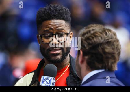 Wilmington, Delaware, USA. 4th Apr, 2023. CBS Mornings Anchor NATE BURLESON seen being interviewed on the floor during game one of the NBA G League Finals between the Delaware Blue Coats and the Rio Grande Valley Vipers Thursday, Mar. 30, 2023; at the Chase Fieldhouse in Wilmington, DE. (Credit Image: © Saquan Stimpson/ZUMA Press Wire) EDITORIAL USAGE ONLY! Not for Commercial USAGE! Stock Photo