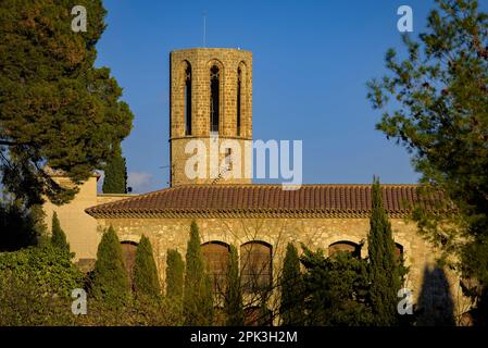 Bell tower of the Royal Monastery of Pedralbes at sunset (Barcelona, Catalonia, Spain) ESP: Campanario del Real Monasterio de Pedralbes al atardecer Stock Photo
