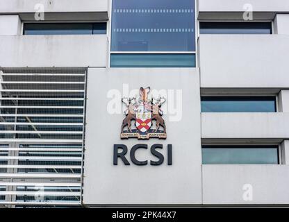 Signage for the Royal College of Surgeons in Ireland, (RCSI) on the Smurfit Building, in the Beaumont Hospital Campus, Dublin, Ireland. Stock Photo