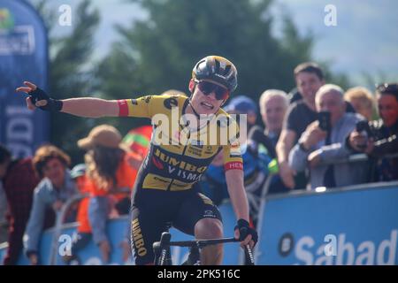 Amasa-Villabona, Spain, 05th April, 2023: Jumbo-Visma rider Jonas Vingegaard celebrates the victory during the 3rd Stage of the Itzulia Basque Country 2023 between Errenteria and Amasa-Villabona on April 05, 2023, in Amasa-Vilalbona, Spain. Credit: Alberto Brevers / Alamy Live News Stock Photo