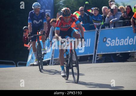 Amasa-Villabona, Spain, 05th April, 2023: Riders from Bahrain Victorius, Mikel Landa (R) and from Movistar Team, Enric Mas (L) reaching the finish line during the 3rd Stage of the Itzulia Basque Country 2023 between Errenteria and Amasa-Villabona on April 5, 2023, in Amasa-Villabona, Spain. Credit: Alberto Brevers / Alamy Live News Stock Photo