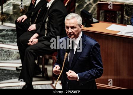Antonin Burat / Le Pictorium -   -  4/4/2023  -  France / Ile-de-France (region) / Paris  -  Minister of the Economy and Finance Bruno Le Maire answers MPs during the session of questions to the government of April 4, 2023, in the French National Assembly. Stock Photo