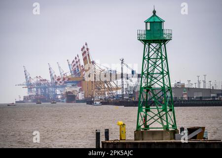 MSC and Eurogate container terminal in the seaport of Bremerhaven, Eurogate Container Terminal with almost 50 container gantry cranes, over a length o Stock Photo