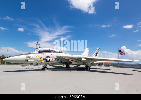 A United States Navy Grumman F-14 Tomcat fighter jet sits in static display at Patriot's Point Museum in Mount Pleasant, South Carolina, US. Stock Photo